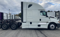 Used 2020 Freightliner Cascadia 126 Sleeper in Greensboro North Carolina