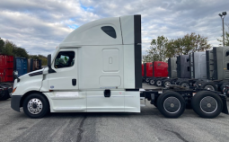 Used 2020 Freightliner Cascadia 126 Sleeper in Greensboro North Carolina