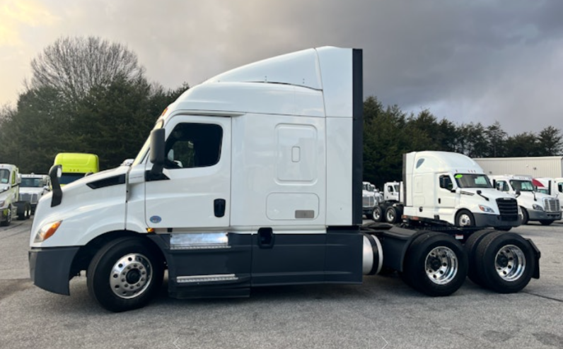 
								Used 2020 Freightliner CASCADIA 116 Sleeper in Greensboro North Carolina full									
