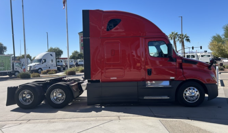 
								Used 2020 Freightliner Cascadia 126SLP Sleeper in Tolleson Arizona full									