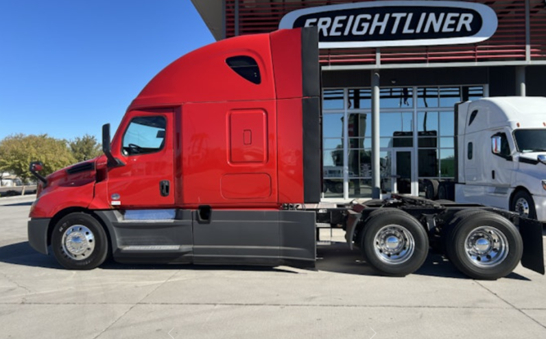 
								Used 2020 Freightliner Cascadia 126SLP Sleeper in Tolleson Arizona full									