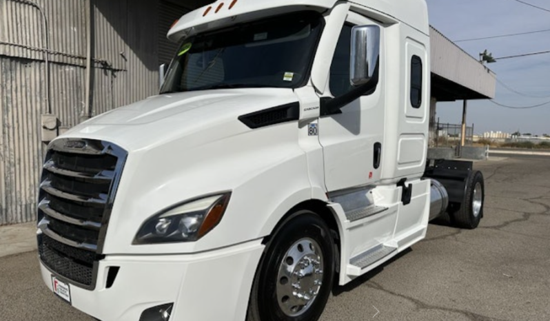 
								Used 2021 Freightliner Cascadia Sleeper in Fresno California full									