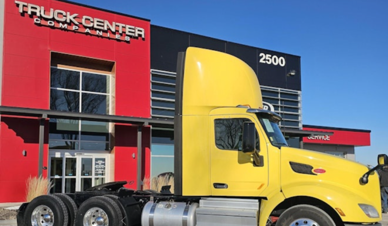 
								Used 2021 Peterbilt 579 Day Cab in Council Bluffs Iowa full									