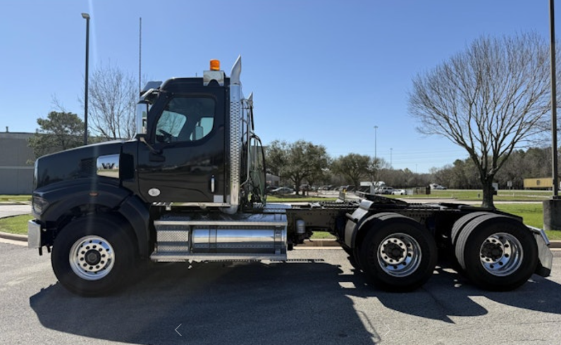 
								Used 2022 Western Star 49X Day Cab in Houston Texas full									