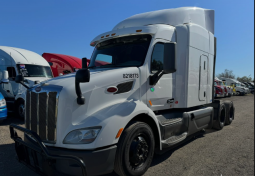 Used 2018 Peterbilt 579 Sleeper in Von Ormy Texas