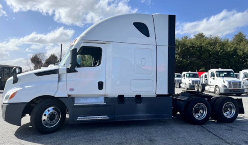 
								Used 2022 Freightliner Cascadia 126SLP Sleeper in Greensboro North Carolina full									