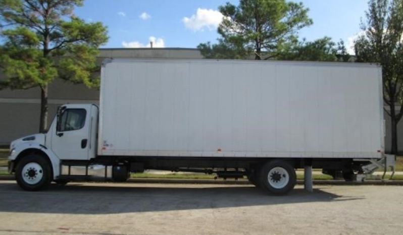 
								Used 2023 Freightliner BUSINESS CLASS M2 106 Box Truck in Houston Texas full									