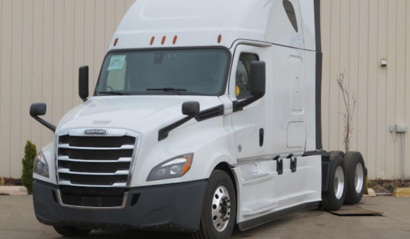 
								Used 2018 Freightliner Cascadia 126 Sleeper in Mattawan Míchigan full									