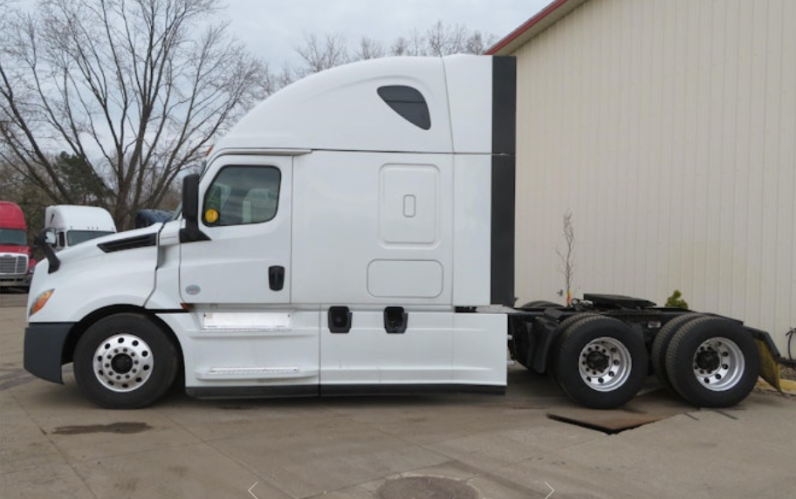 
								Used 2018 Freightliner Cascadia 126 Sleeper in Mattawan Míchigan full									