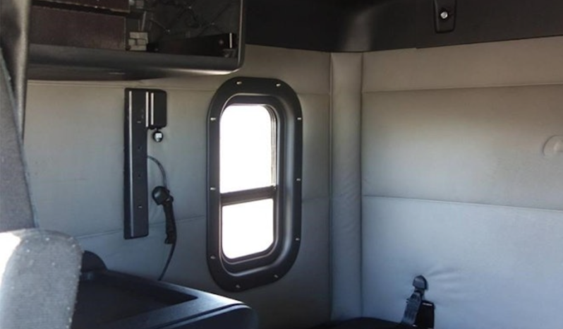 
								Used 2020 Freightliner Cascadia 126 Sleeper in Tampa Florida full									
