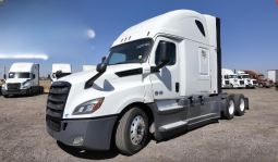 Used 2020 Freightliner Cascadia 126 Sleeper in Bakersfield Florida