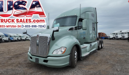 Used 2022 Kenworth T680 Sleeper in Bakersfield California