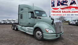 Used 2022 Kenworth T680 Sleeper in Bakersfield California