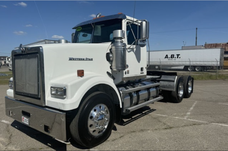 
								Used 2019 Western Star 4900SF Day Cab in Fresno California full									
