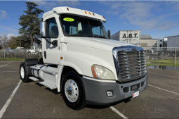 Used 2015 Freightliner Cascadia Day Cab in Sacramento California