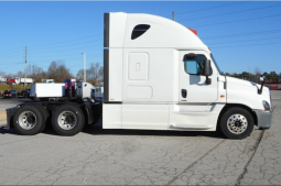 Used 2015 Freightliner Cascadia 125 Sleeper in Jefferson Georgia