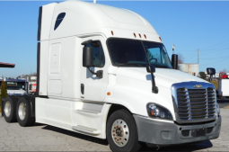 Used 2015 Freightliner Cascadia 125 Sleeper in Jefferson Georgia