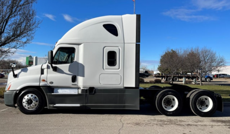 
								Used 2018 Freightliner Cascadia Sleeper in Pacific Washington full									