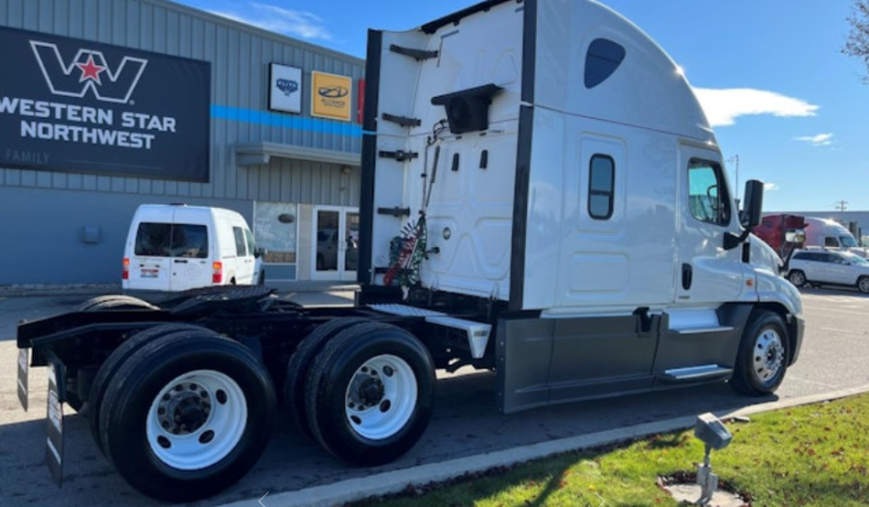 
								Used 2018 Freightliner Cascadia Sleeper in Pacific Washington full									