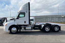 Used 2019 Freightliner CASCADIA 116 Day Cab in Jacksonville Florida