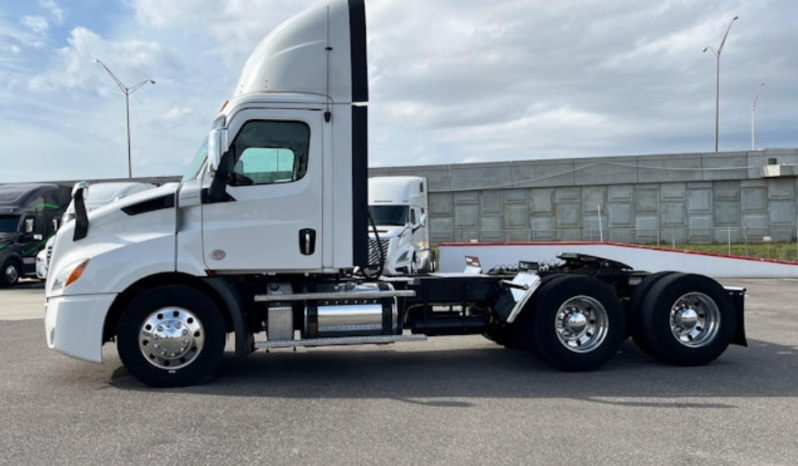 
								Used 2019 Freightliner CASCADIA 116 Day Cab in Jacksonville Florida full									