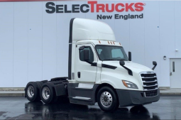 Used 2019 Freightliner Cascadia 126 Day Cab in Shrewsbury Massachusetts