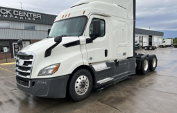 Used 2019 Freightliner CASCADIA 116 Sleeper in Council Bluffs Iowa