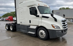 Used 2019 Freightliner CASCADIA 116 Sleeper in Council Bluffs Iowa