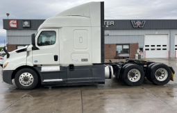Used 2019 Freightliner CASCADIA 116 Sleeper in Council Bluffs Iowa