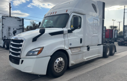 Used 2020 Freightliner Cascadia 126SLP Sleeper in Fontana California