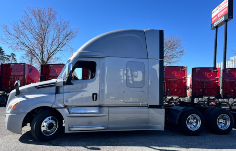 
								Used 2020 Freightliner Cascadia 126SLP Sleeper in Greensboro North Carolina full									