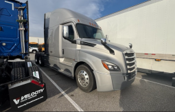 Used 2020 Freightliner Cascadia 126SLP Sleeper in Fontana California