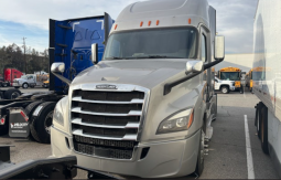 Used 2020 Freightliner Cascadia 126SLP Sleeper in Fontana California