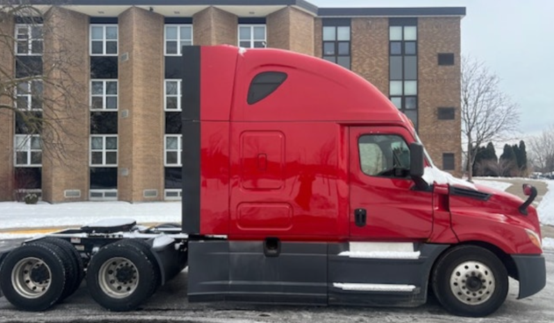 
								Used 2020 Freightliner PT126064ST Sleeper in Elmhurst Illinois full									