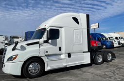 Used 2020 Freightliner Cascadia 126 Sleeper in Louisville Kentucky