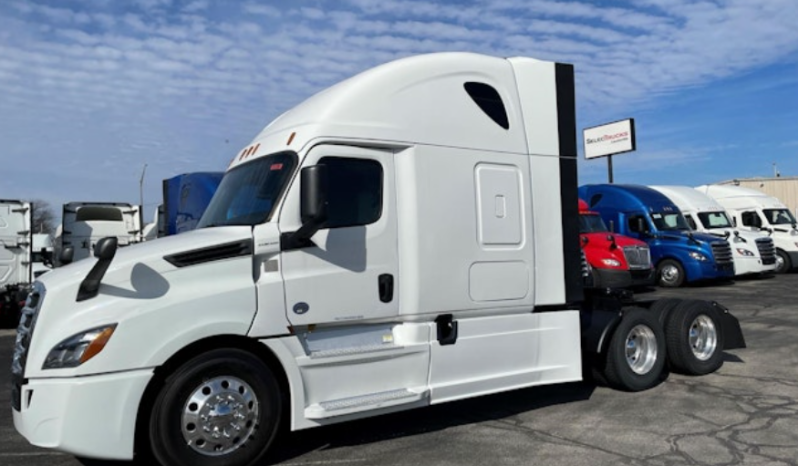 
								Used 2020 Freightliner Cascadia 126 Sleeper in Louisville Kentucky full									