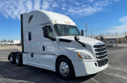 Used 2020 Freightliner Cascadia 126 Sleeper in Louisville Kentucky