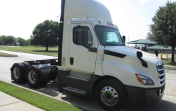 Used 2020 Freightliner Cascadia 126 Day Cab in Houston Texas