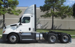 Used 2020 Freightliner Cascadia 126 Day Cab in Houston Texas