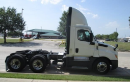 Used 2020 Freightliner Cascadia 126 Day Cab in Houston Texas