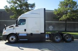 Used 2020 Freightliner CASCADIA 116 Sleeper in Houston Texas