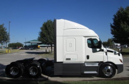 Used 2020 Freightliner CASCADIA 116 Sleeper in Houston Texas