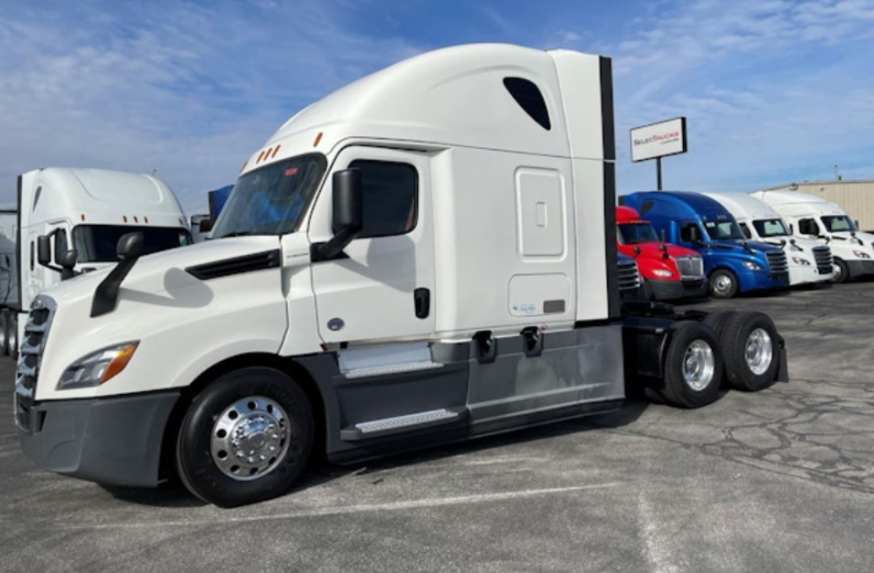 
								Used 2020 Freightliner Cascadia 126 Sleeper in Louisville Kentucky full									