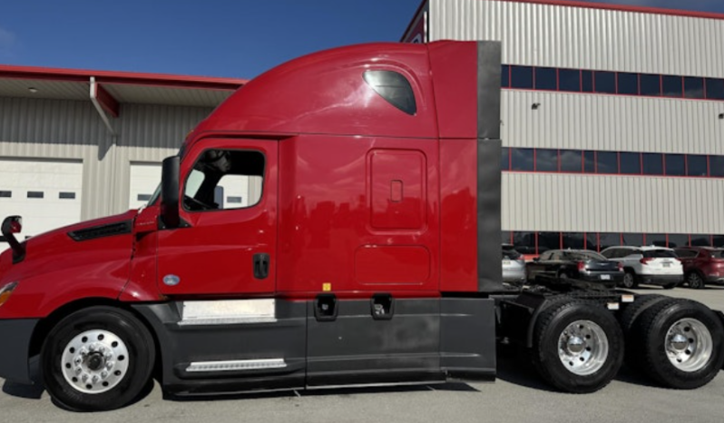 
								Used 2020 Freightliner Cascadia 126 Sleeper in West Jefferson Ohio full									