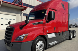 Used 2020 Freightliner Cascadia 126 Sleeper in West Jefferson Ohio