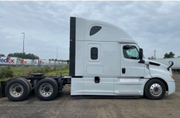 Used 2020 Freightliner PT126SLP Sleeper in Portland Oregon