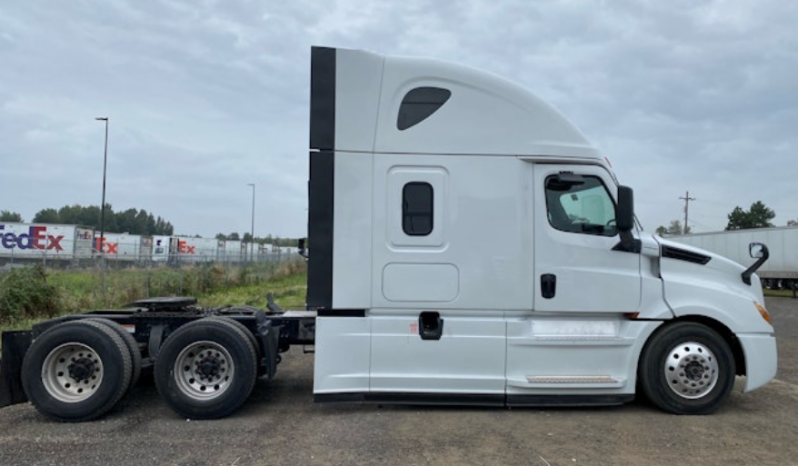 
								Used 2020 Freightliner PT126SLP Sleeper in Portland Oregon full									