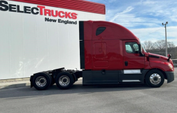 Used 2020 Freightliner Cascadia 126 Sleeper in Shrewsbury Massachusetts