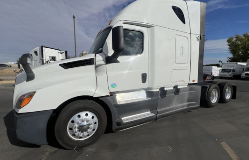 
								Used 2020 Freightliner Cascadia Sleeper in Sacramento California full									