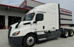 Used 2020 Freightliner CASCADIA 116 Sleeper in Jefferson Ohio